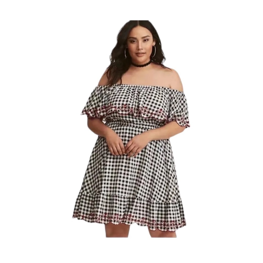 TORRID Off-shoulder Gingham Swing Dress in Black/White w/ Red Trim Size 00 (M/L) - Picture 2 of 11
